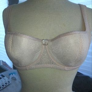 Bra NEW 38 DD